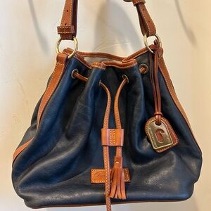 1975 Vintage Dooney & Bourke Navy and Tan Leather Drawstring Bag